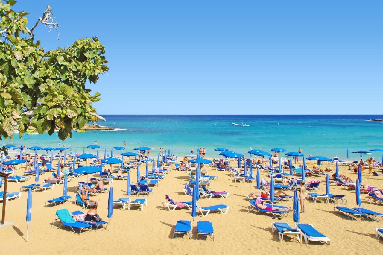 Villa Oceania - Beachfront Paralimni Exteriér fotografie