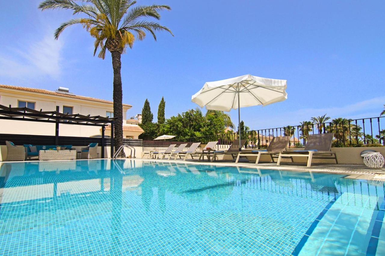 Villa Oceania - Beachfront Paralimni Exteriér fotografie